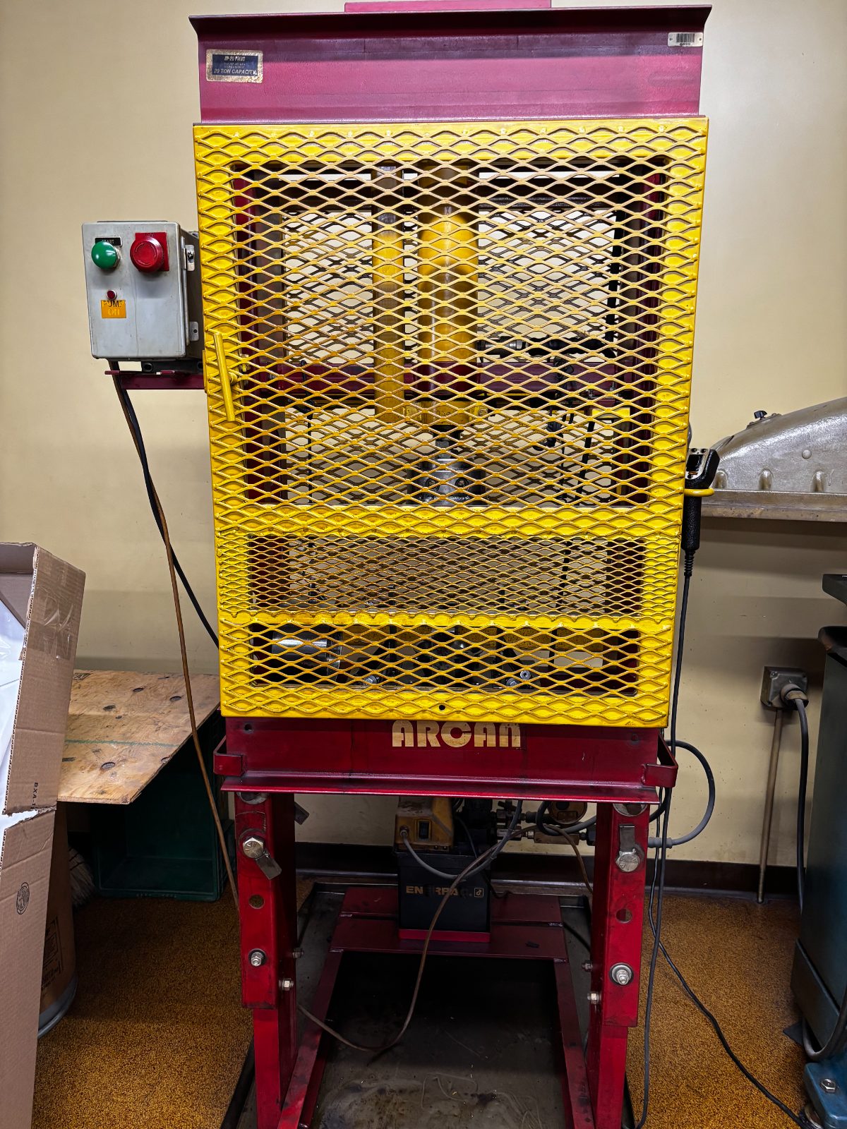 Arcan 20-Ton Hydraulic Press