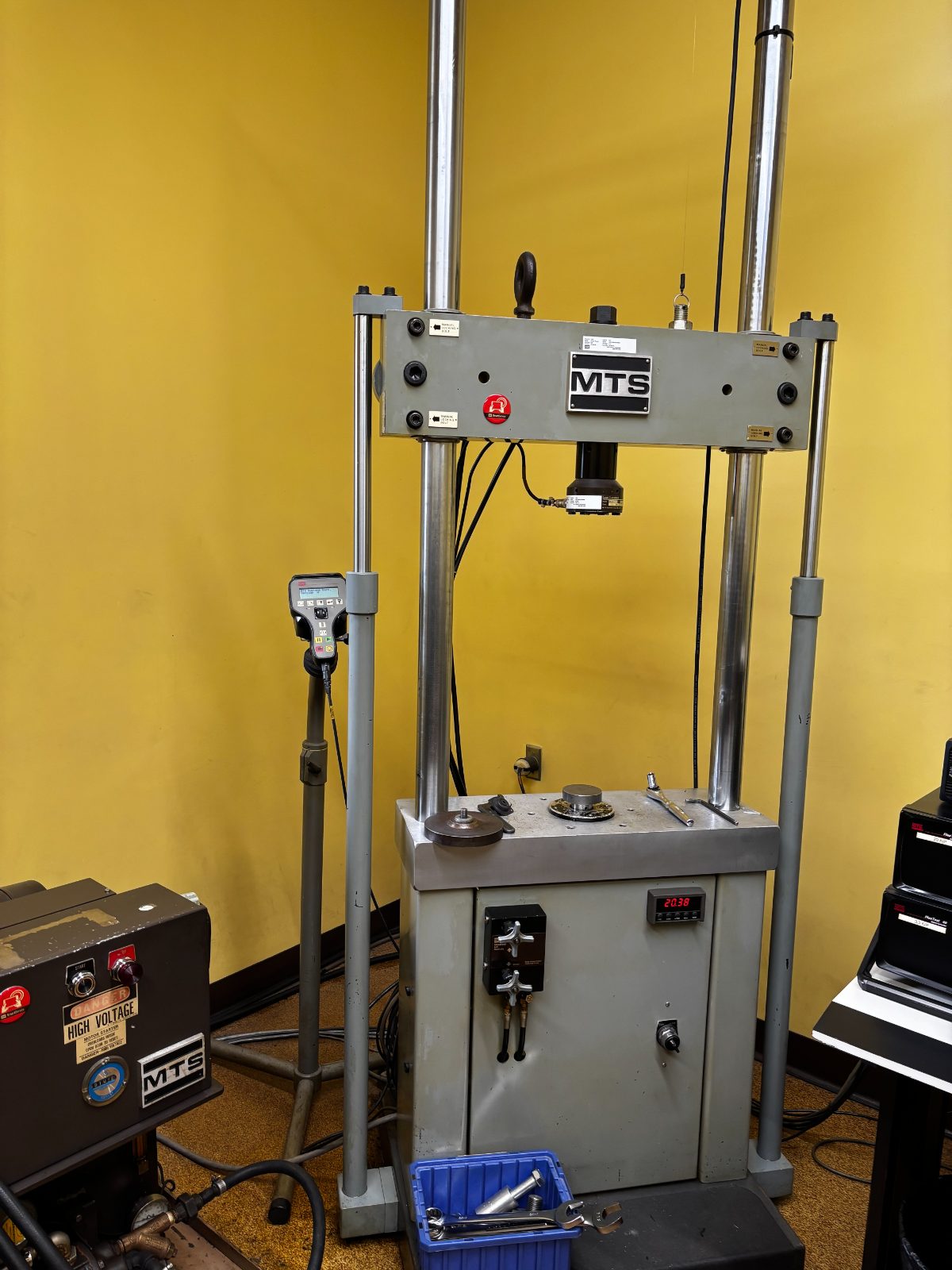 MTS Model 830 Elastomer Test System, 20 kip